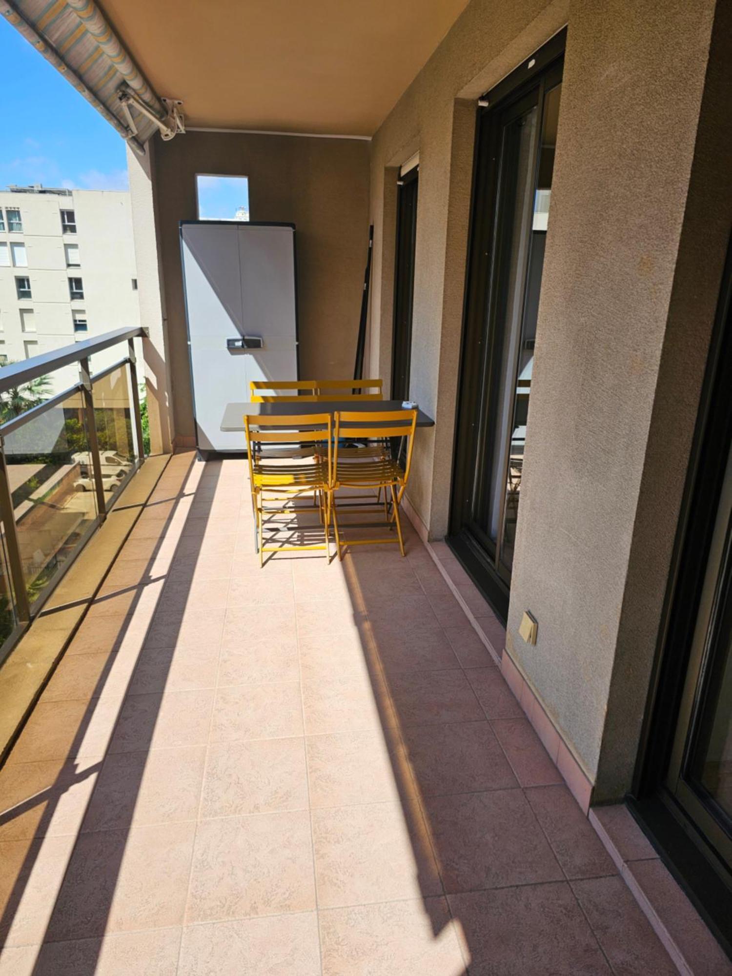 Beautiful 1 Bedroom Flat Νίκαια Εξωτερικό φωτογραφία